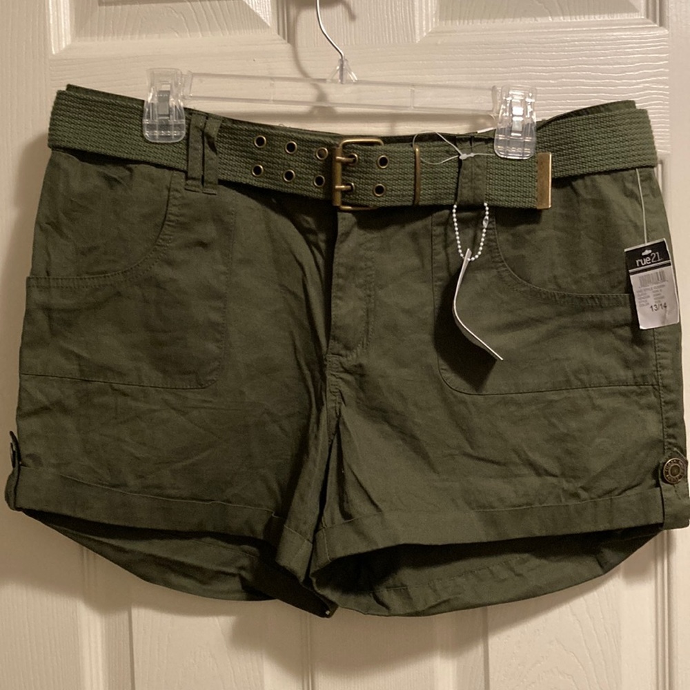 Rue 21 Shorts with Belt (size 13/14) NWT